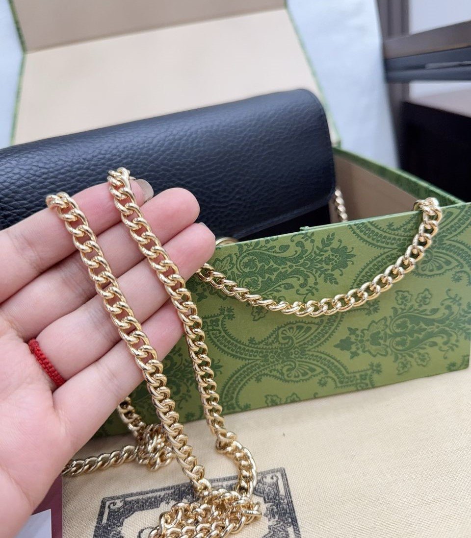 Gucci Chain Wallet