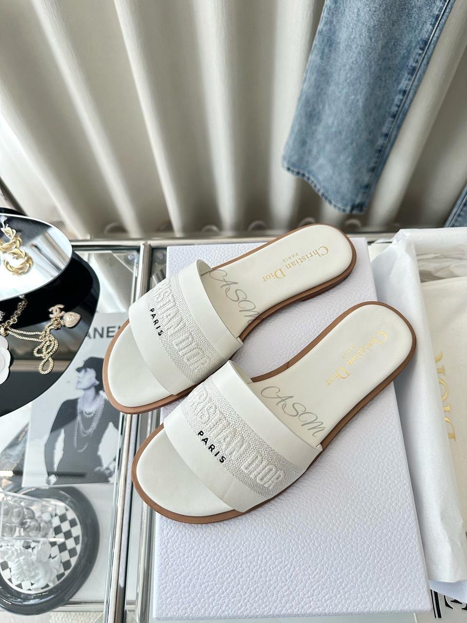 Christian Dior Paris Dway Slide