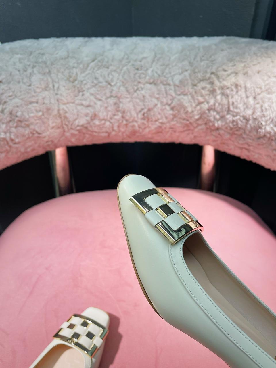 Roger Vivier Trompette Leather Pumps