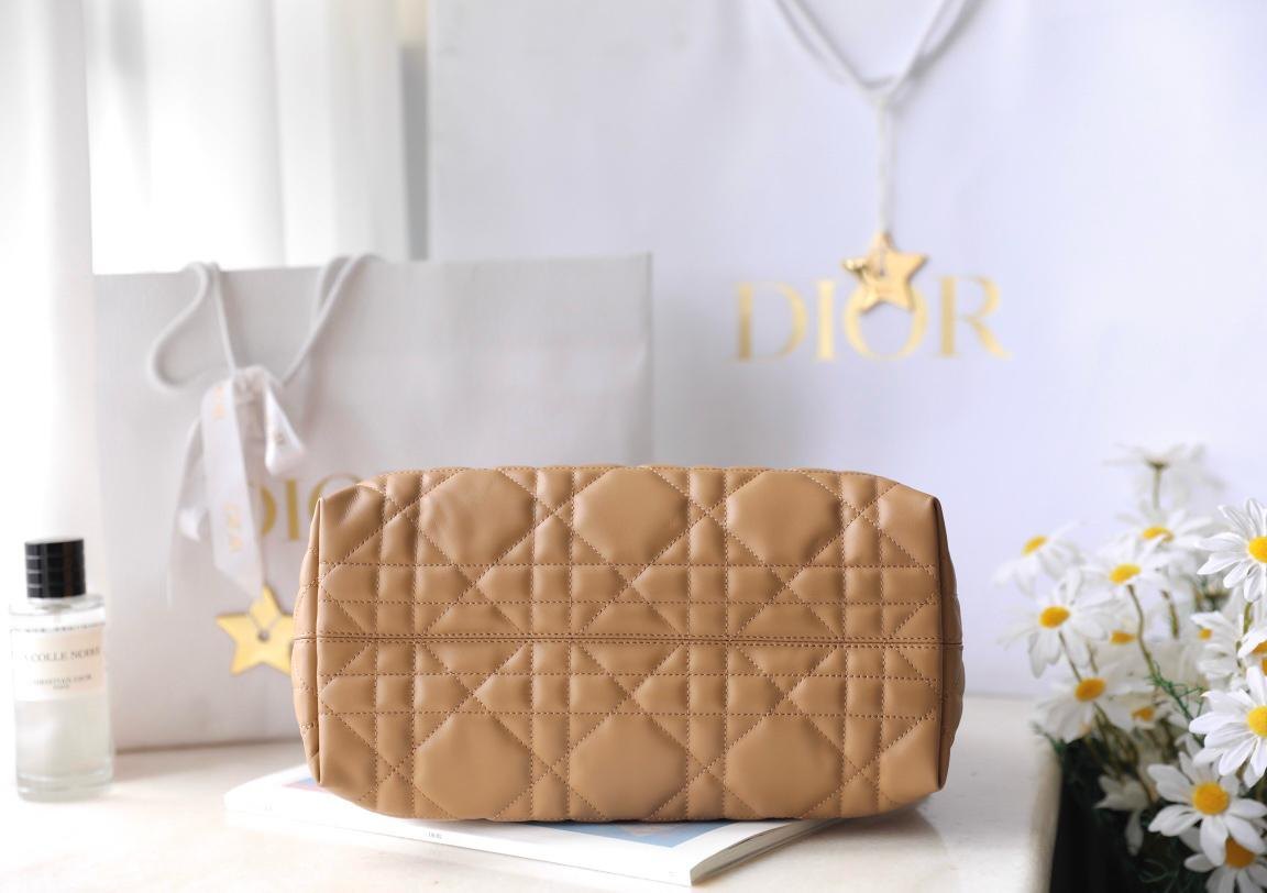 Medium Dior Toujours Bag