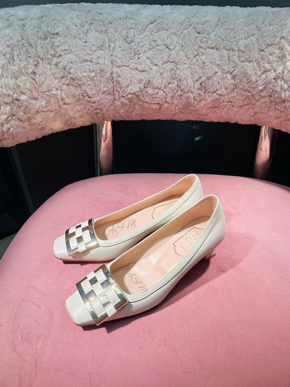 Roger Vivier Trompette Leather Pumps