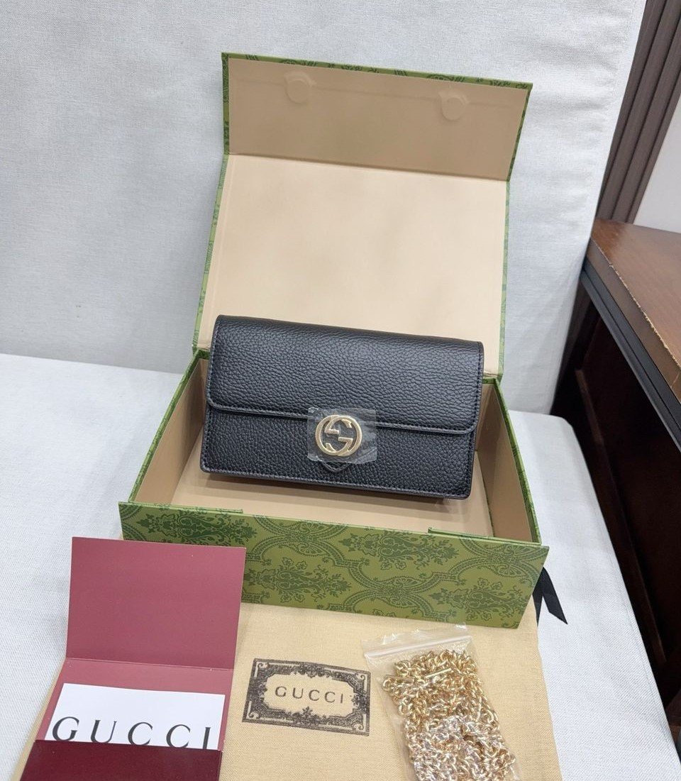 Gucci Chain Wallet