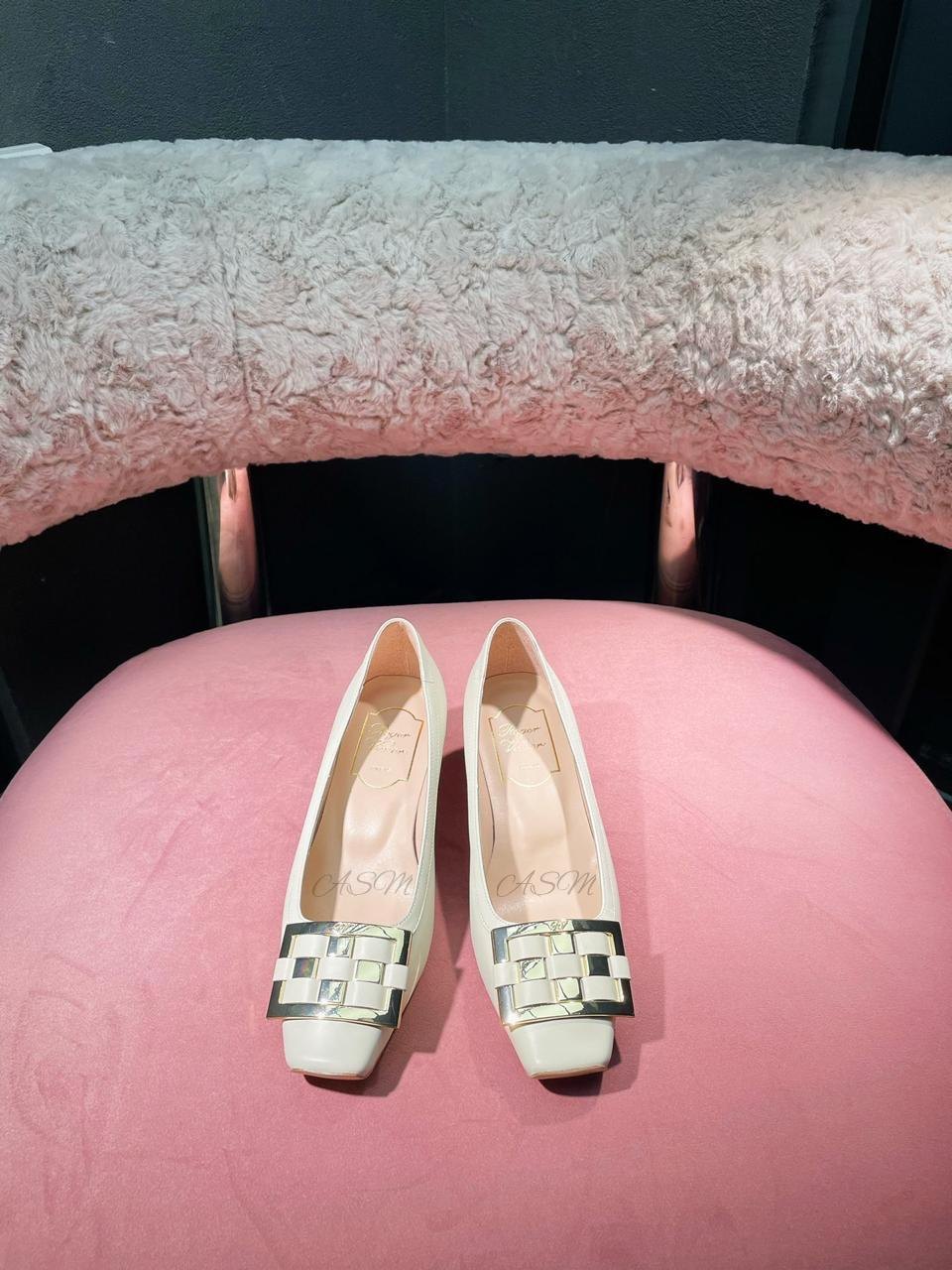 Roger Vivier Trompette Leather Pumps