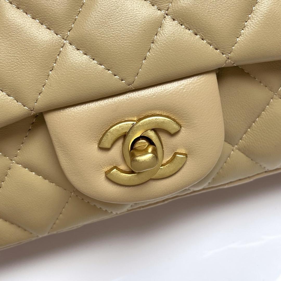 Chanel Classic Flap-style Bag
