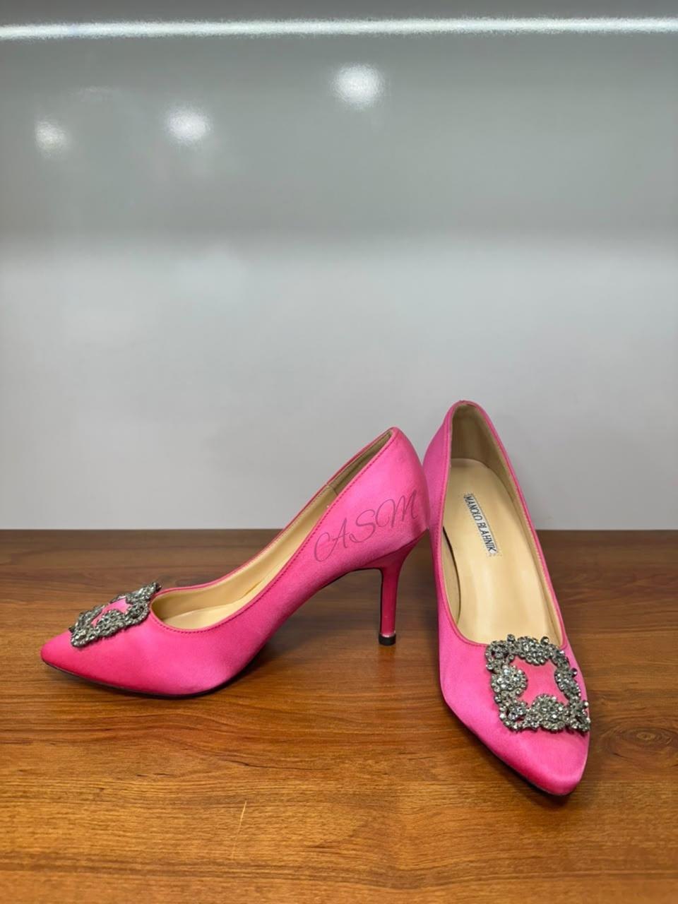 Manolo Blahnik Hangisi Satin Pumps