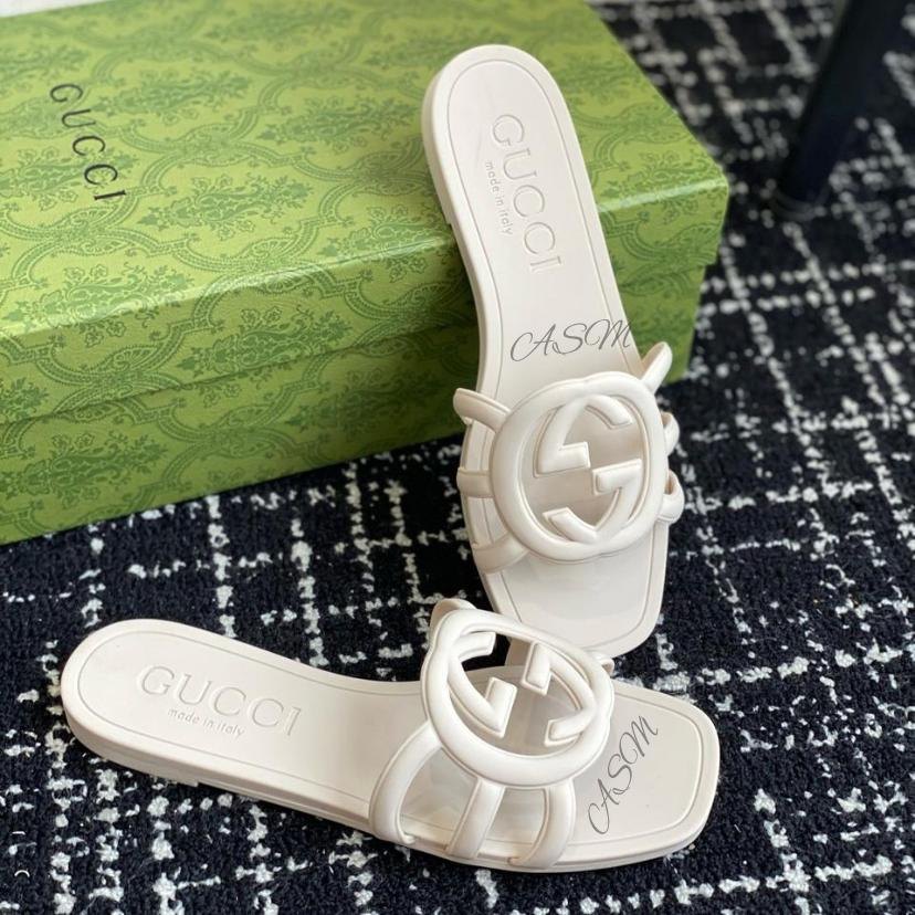 Gucci Women's Interlocking G Slide Sandals